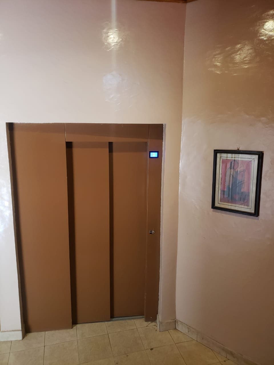 Photo de À VENDRE – IMMEUBLE DE 7 NIVEAUX DAKAR FOIRE