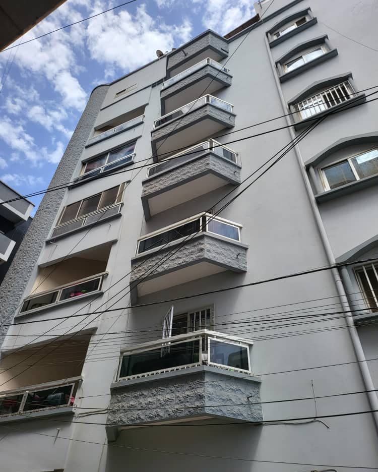 Photo de À VENDRE – IMMEUBLE DE 7 NIVEAUX DAKAR FOIRE