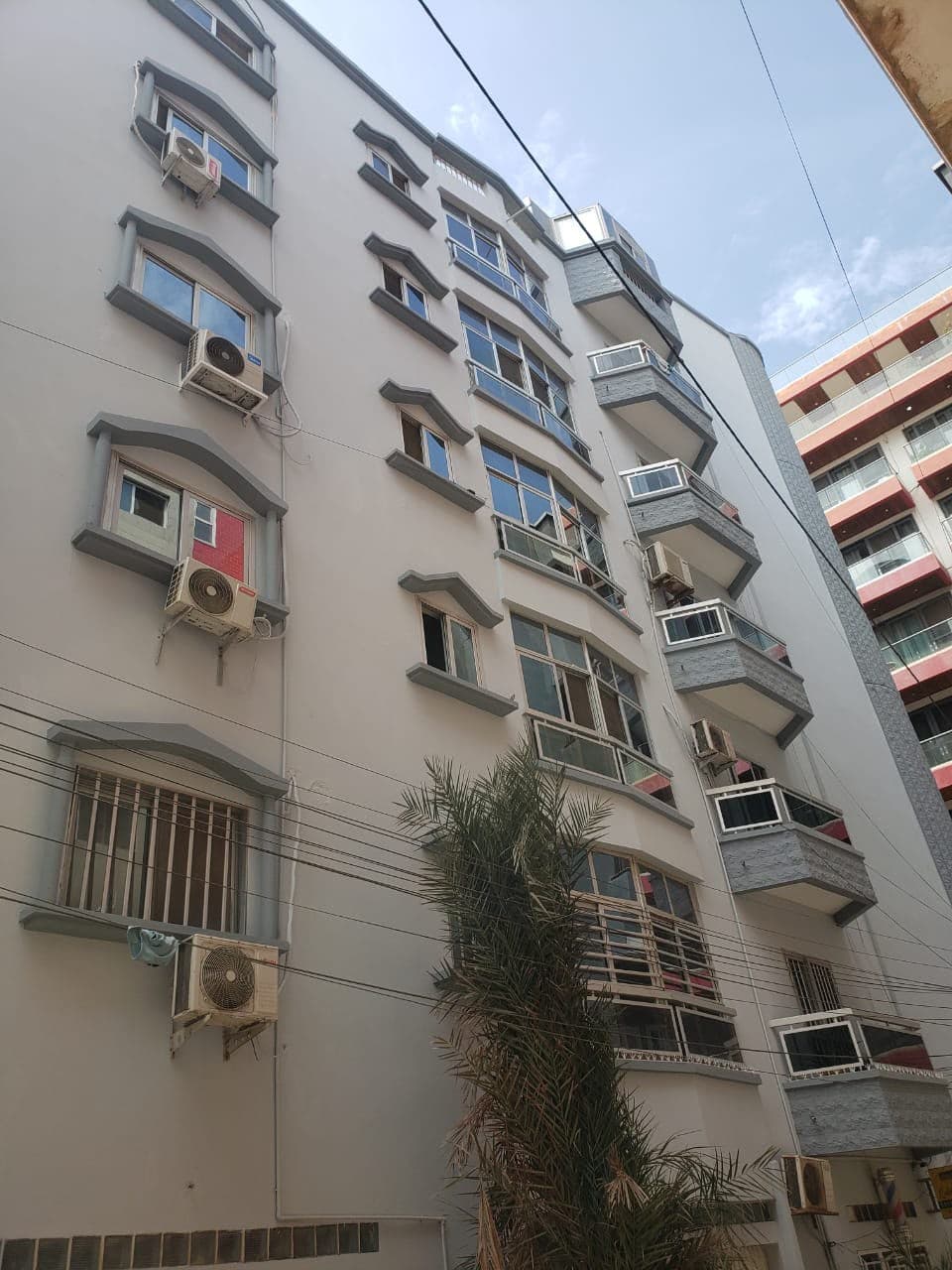 Photo de À VENDRE – IMMEUBLE DE 7 NIVEAUX DAKAR FOIRE