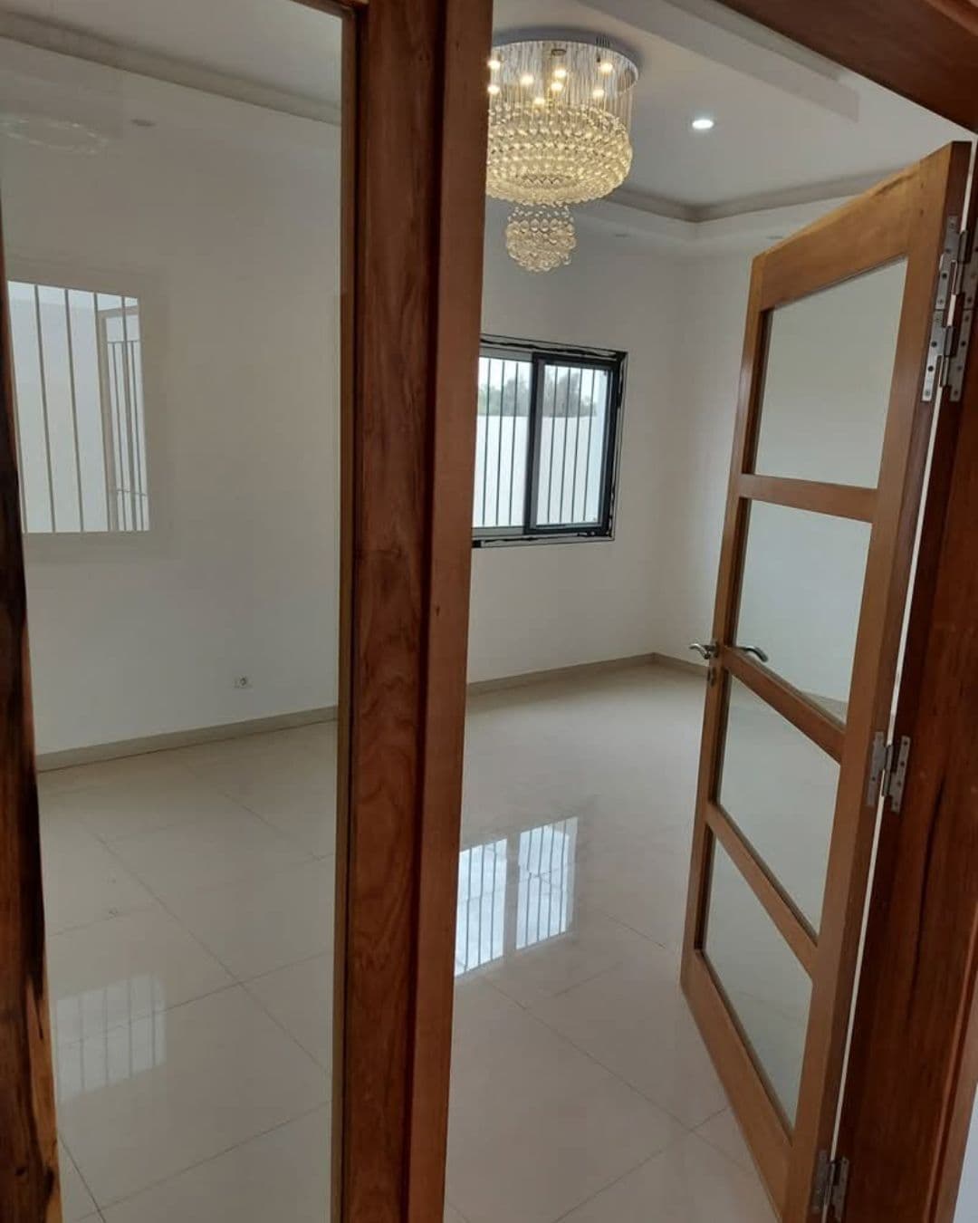 Photo de Villa R+1 à vendre à Mbao Villeneuve – Cité Ridwan