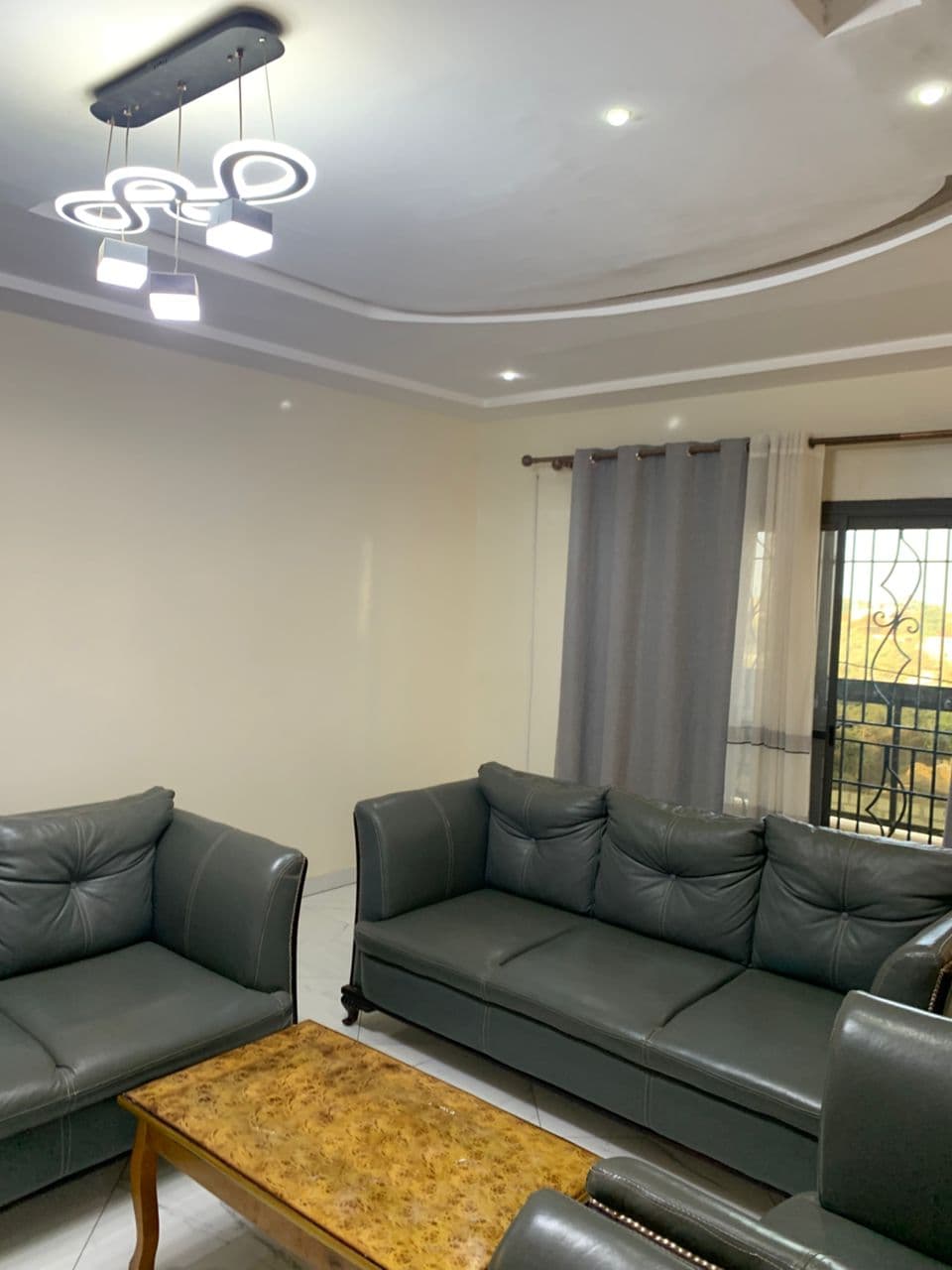 Photo de Villa R+1 à vendre à Malicounda Bambara Extension – Mbour