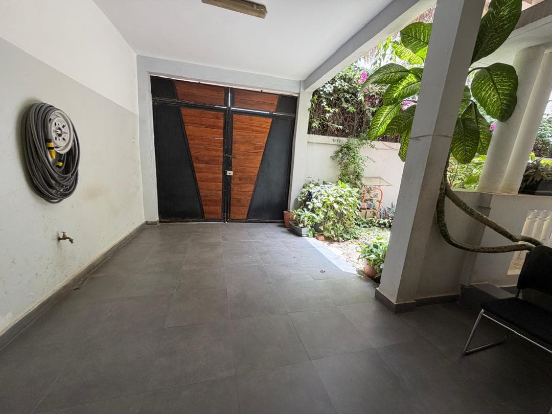 Photo de Villa à vendre à Sypres 2 – Dakar