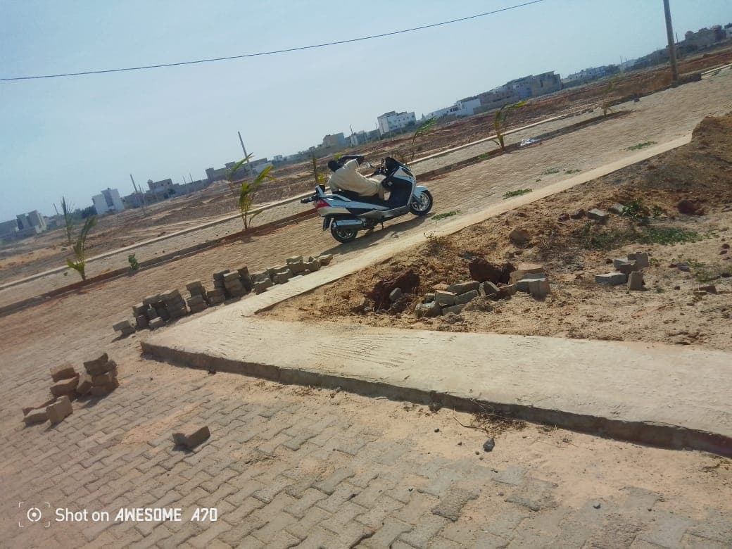 Photo de TERRAIN RÉSIDENTIEL À VENDRE – KOUNOUNE 2
