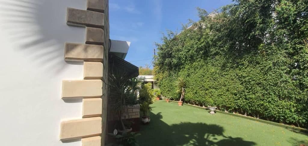 Photo de Villa de prestige à vendre à Fann Résidence – Dakar