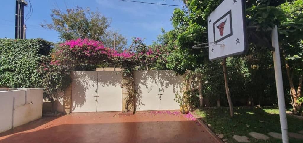Photo de Villa de prestige à vendre à Fann Résidence – Dakar