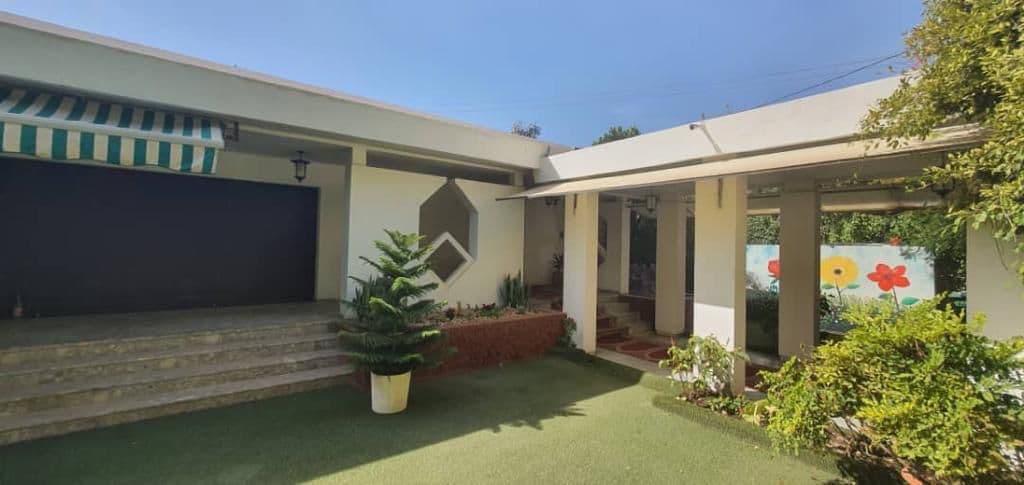 Photo de Villa de prestige à vendre à Fann Résidence – Dakar