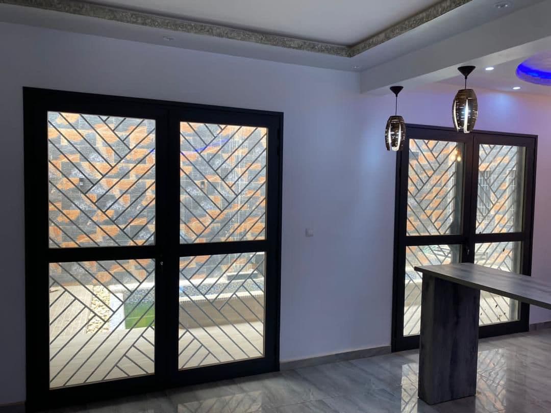 Photo de Villa de Prestige R+3 avec Piscine – Les Almadies
