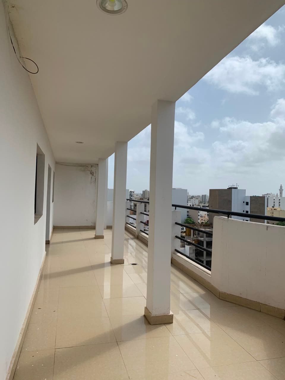 Photo de Immeuble R+9 à vendre – Point E, Dakar