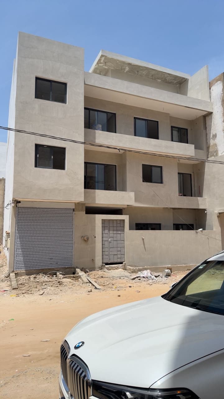 Photo de Villa R+3 à vendre – Dakar Mamelles, Macky Faye